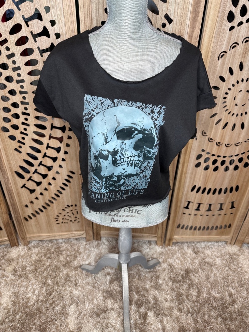 Black Short Sleeve Graphic Tee with Skull